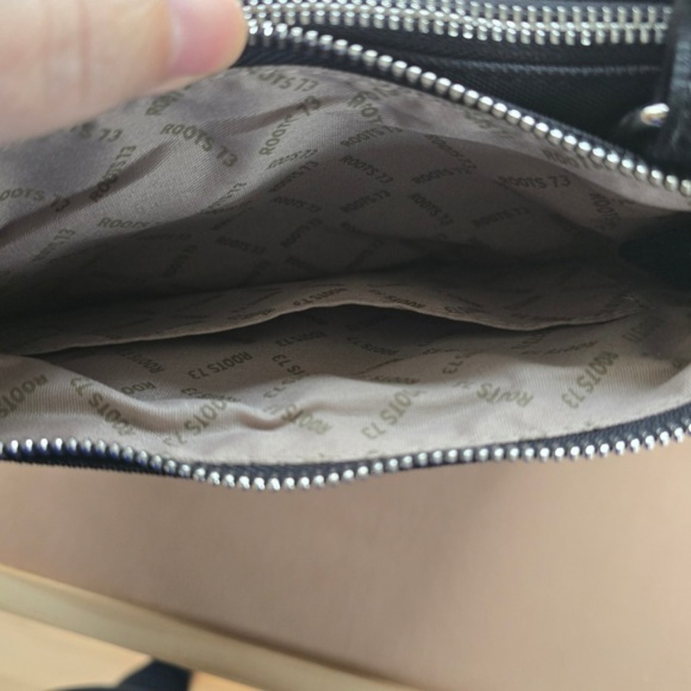 Roots 73 Black Faux Leather Nylon Crossbody Bag‎ Adjustable Strap Zipper Pockets - Picture 13 of 16